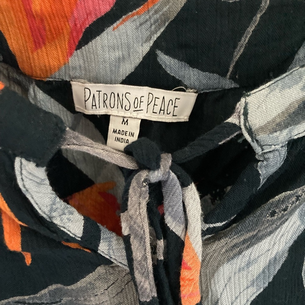 Patrons of peace floral cropped tank top. - Picture 3 of 4